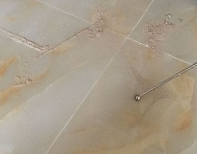 龙沙瓷砖空鼓维修公司分享粘合剂选择不当在瓷砖铺贴过程中可能导致以下问题